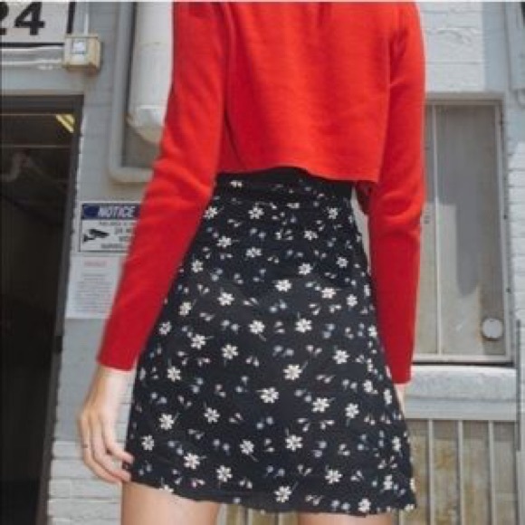 Brandy Melville Red Athelia Sweater Cardigan - Picture 3 of 5